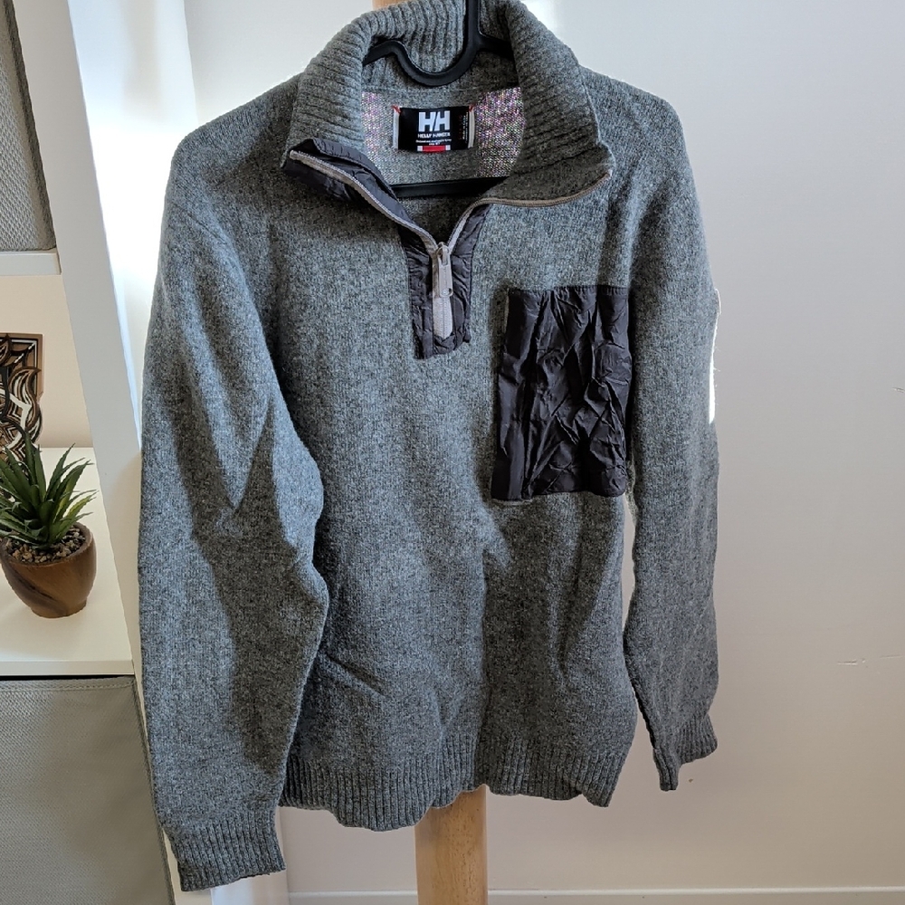 Helly Hansen Gray Zip-Up Wool Sweater with Black Pocket